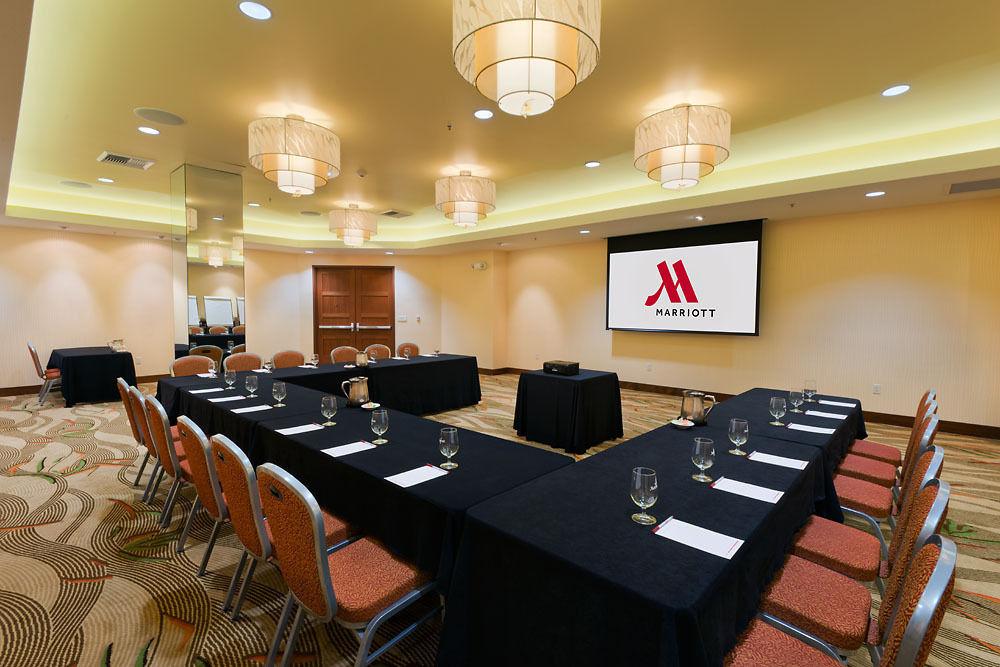 Long Beach Marriott Buitenkant foto