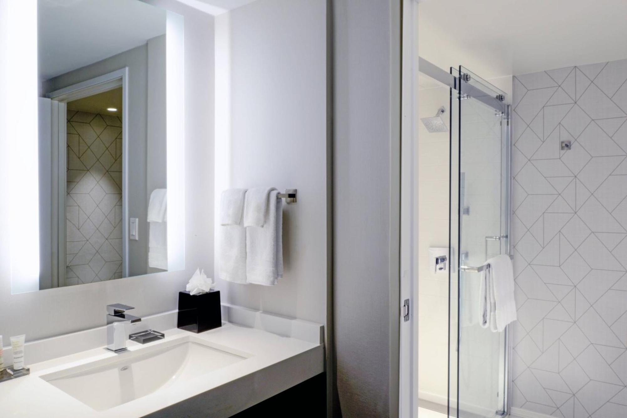 Long Beach Marriott Buitenkant foto