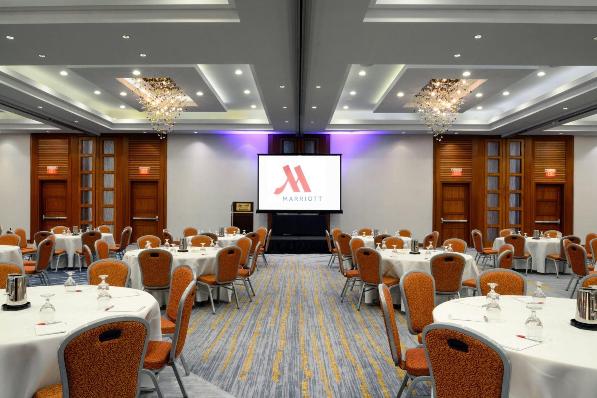 Long Beach Marriott Buitenkant foto