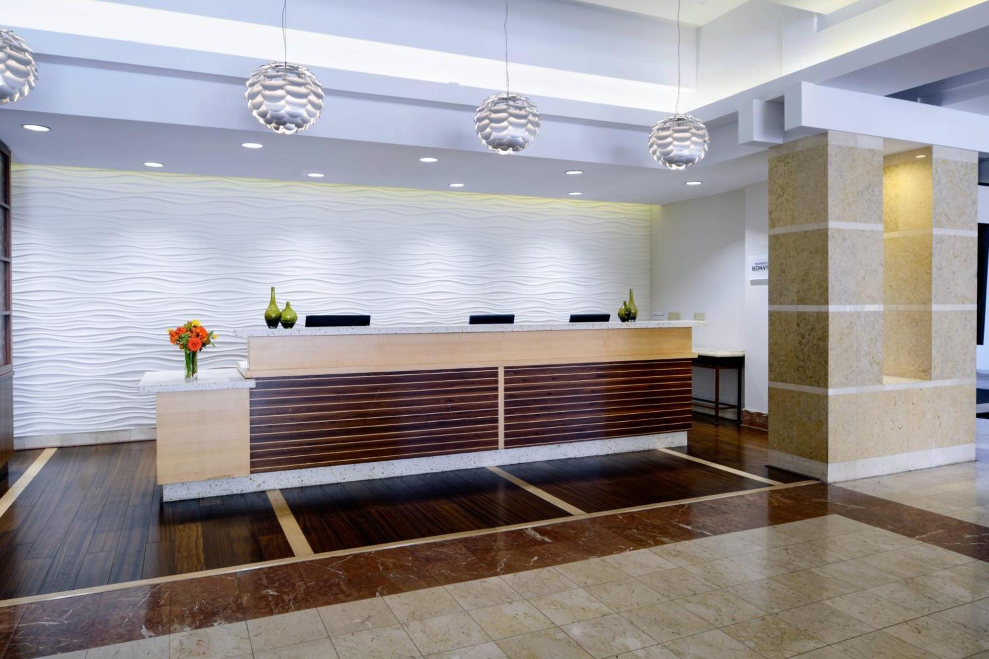 Long Beach Marriott Buitenkant foto